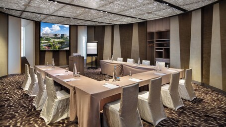 Crowne Plaza Changi Airport, an IHG Hotel - Image 40