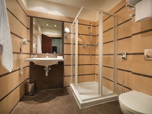 Shower, free toiletries, hair dryer, bathrobes - EA Hotel Downtown (Prague)