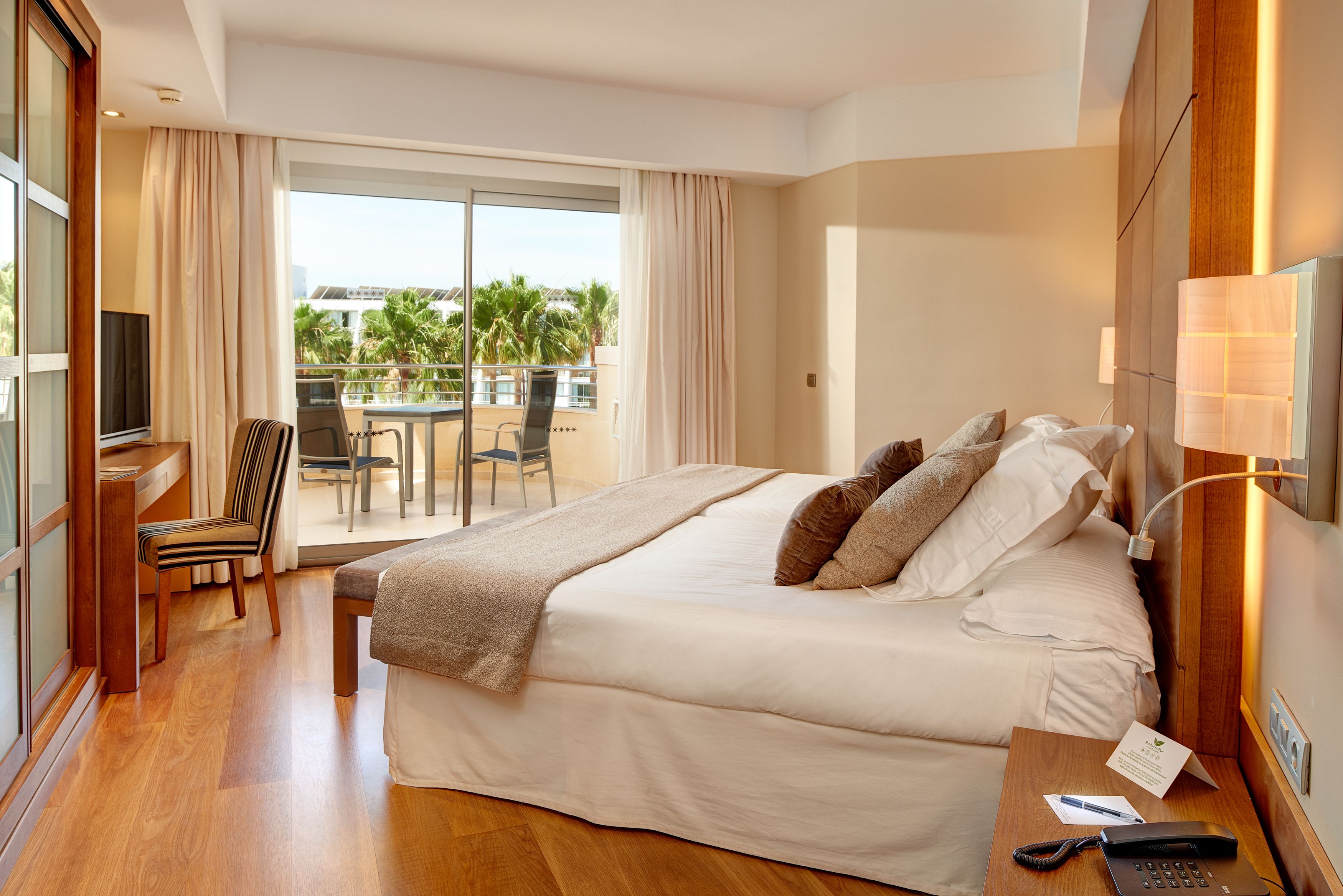 junior suite | premium bedding, down duvets, minibar, in-room safe