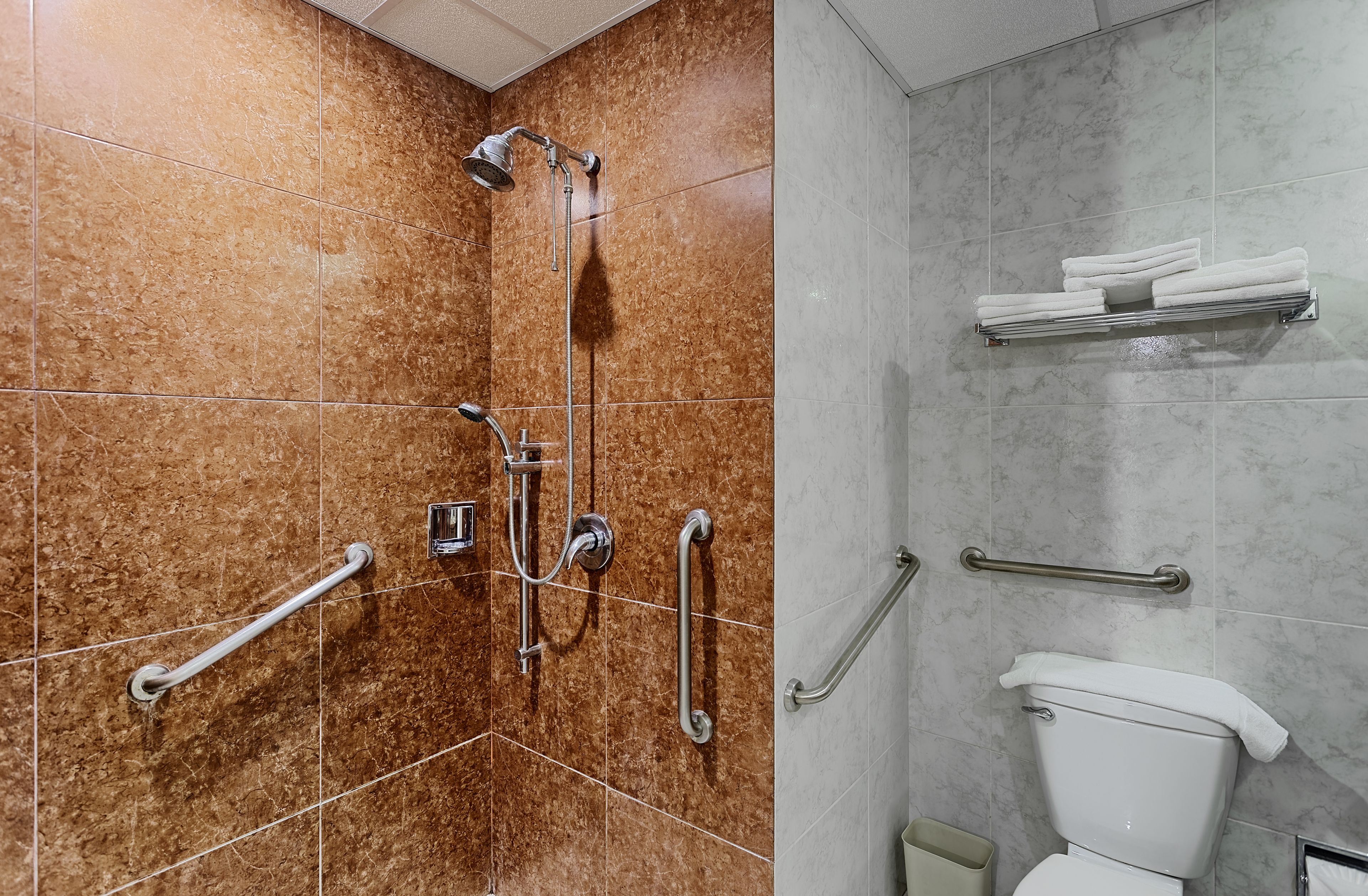 standard room, 1 double bed, accessible | 1 bedroom, in-room safe, desk, iron/ironing board