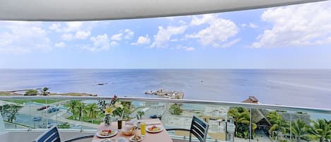 Coffres-forts dans les chambres, bureau, fer et planche à repasser