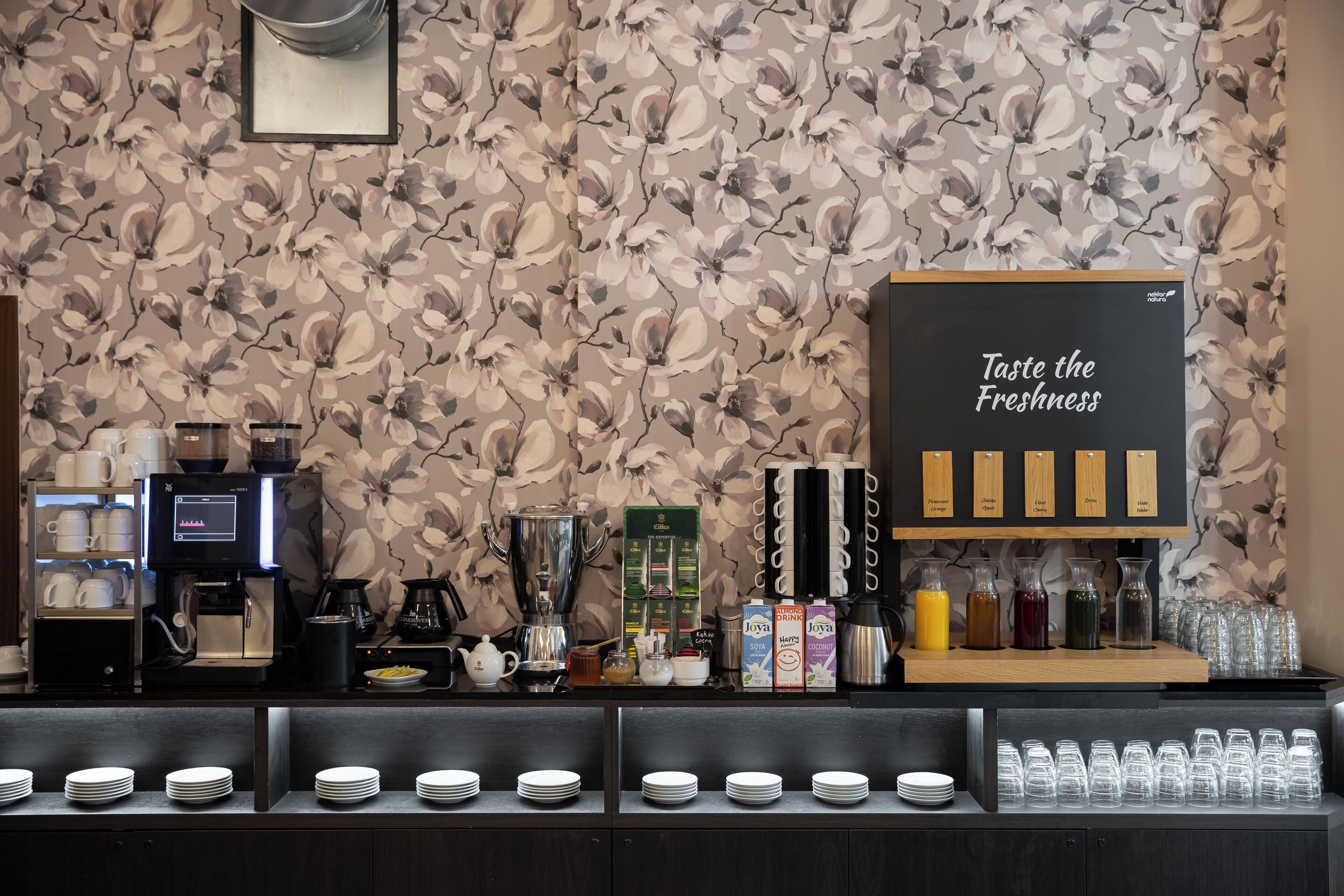 daily buffet breakfast (czk 320 per person)