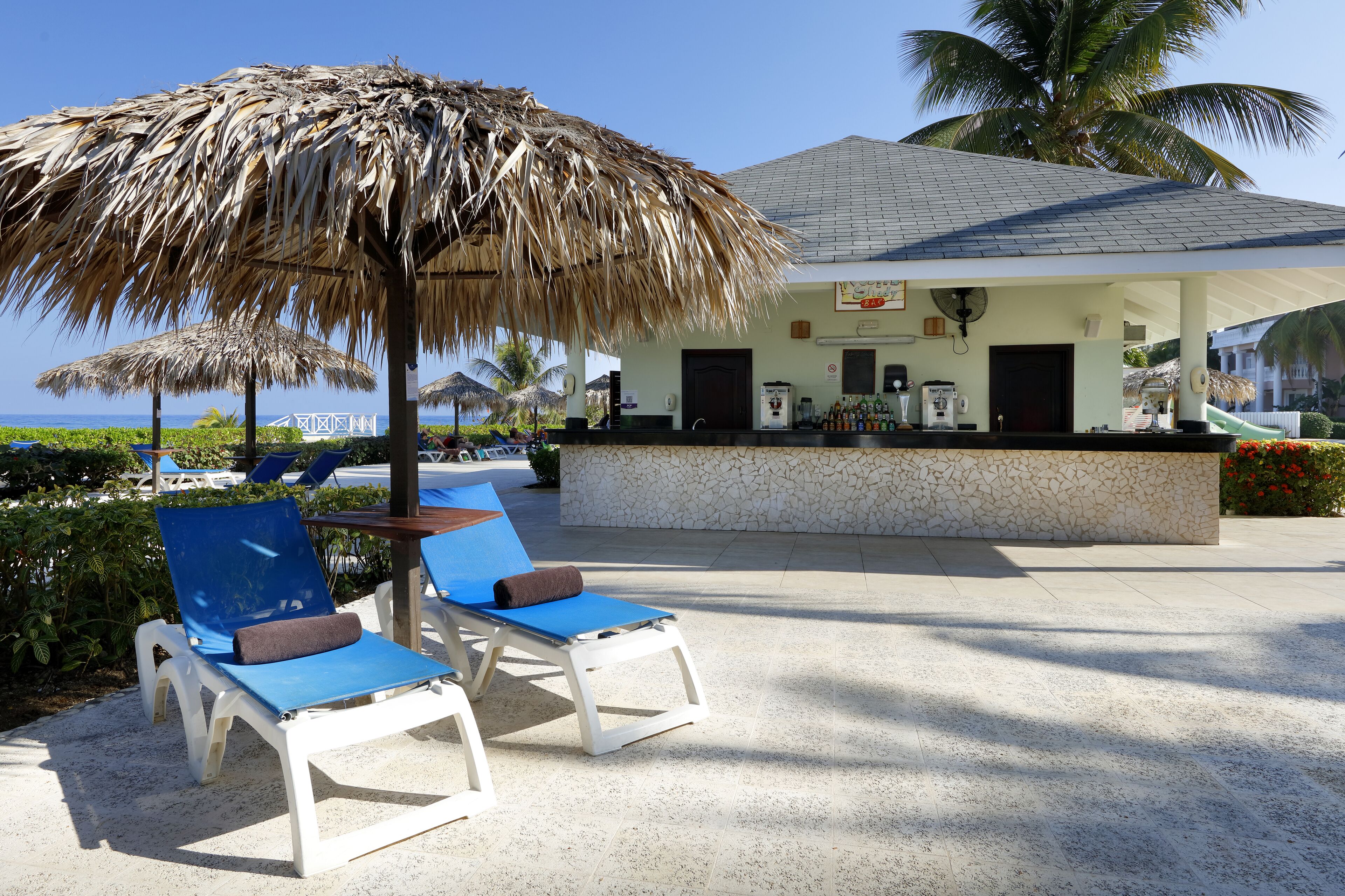 Poolside bar