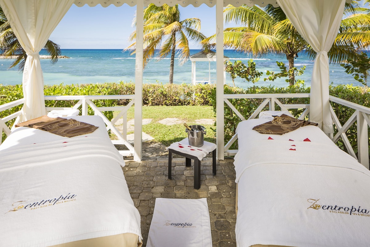 Sauna, spa tub, Turkish bath, body treatments, body scrubs, facials