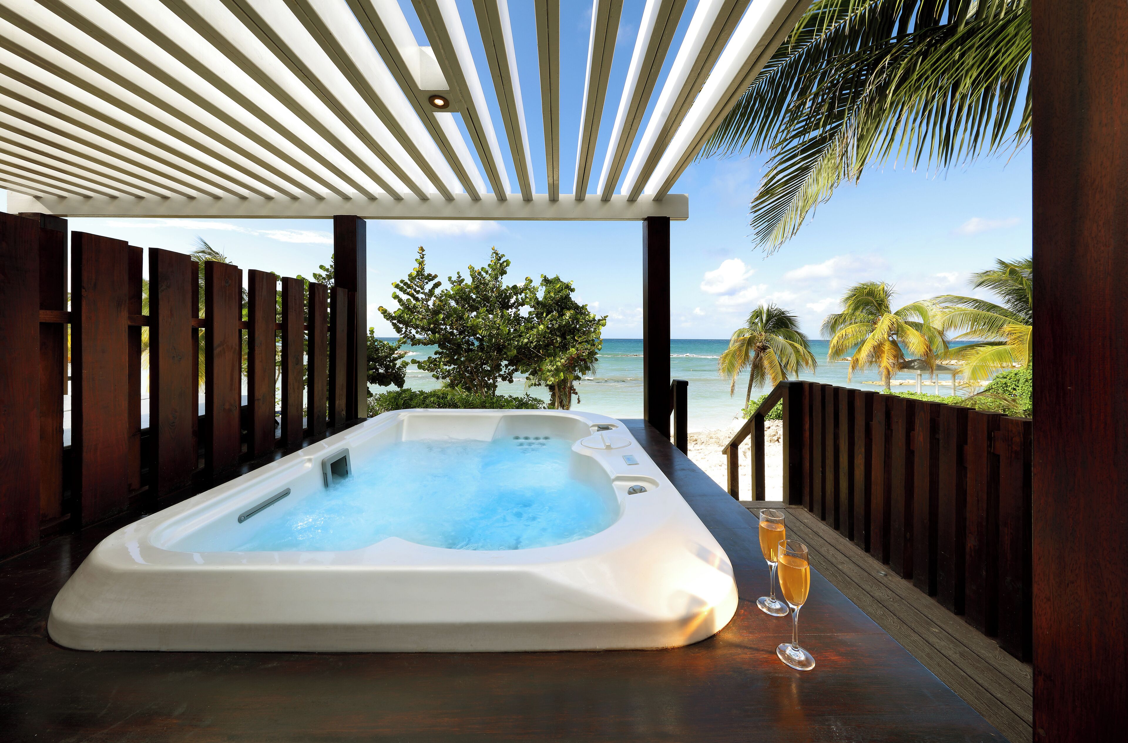 Sauna, tina de hidromasaje, baño de vapor y baño turco o hammam 