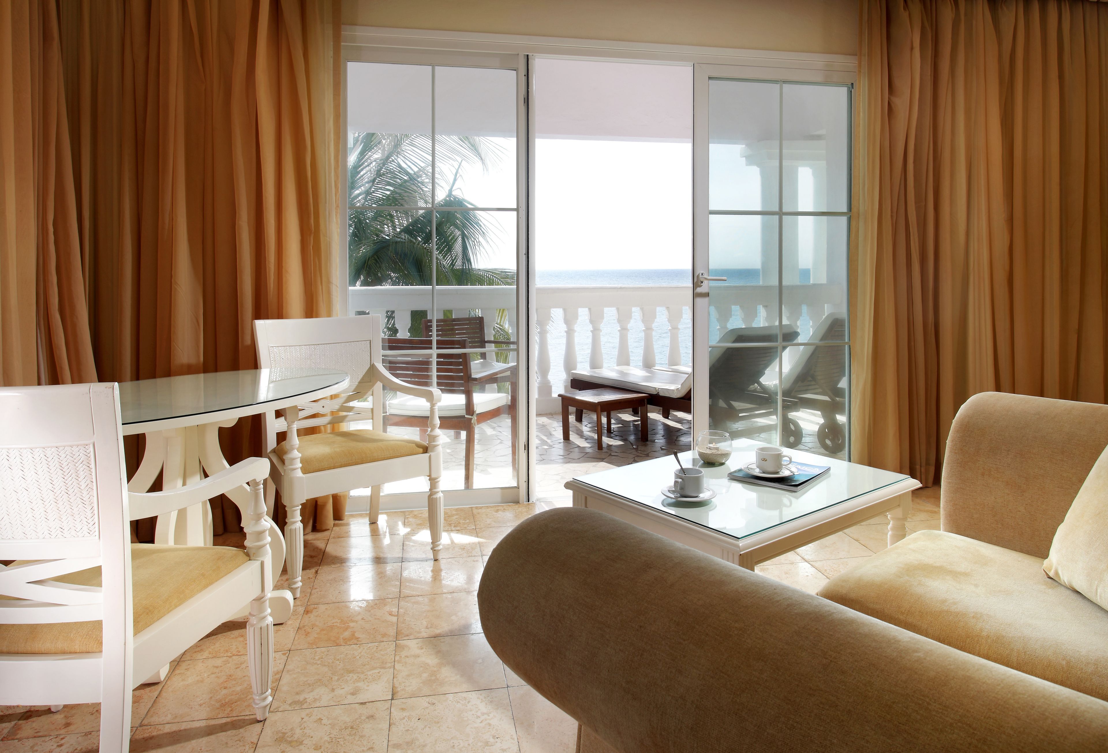 Grand Palladium Lady Hamilton Resort & Spa All Inclusive