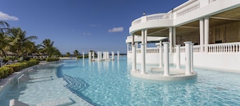Grand Palladium Lady Hamilton Resort & Spa All Inclusive