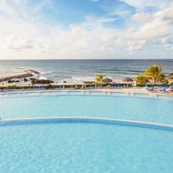 5 outdoor pools, pool umbrellas, sun loungers