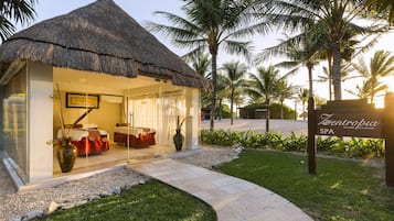 Salas de tratamientos para parejas, sauna, bañera de hidromasaje