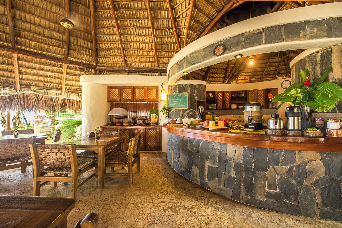 2 restaurants, breakfast, lunch, dinner served; international cuisine