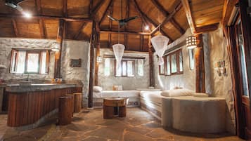 Family Bungalow | Private kitchenette