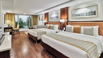 家庭套房 (Family Suite Room) | 高級寢具、迷你吧、房內夾萬、書桌