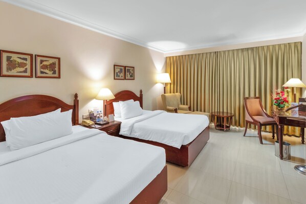 Deluxe Room (Deluxe Room) | Premium bedding, minibar, in-room safe, desk