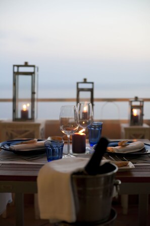 Breakfast and dinner served - Hotel Crystal Sea (Forza d'Agro)