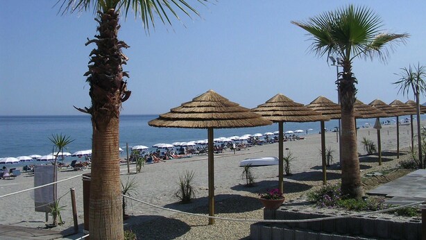 Free beach shuttle, beach umbrellas - Hotel Crystal Sea (Forza d'Agro)