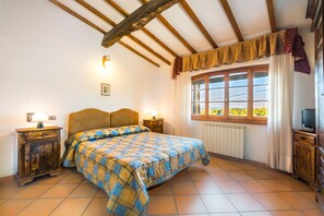 ตู้นิรภัยในห้องพัก, เปลนอนเด็กแบบพกพา, เตียงเสริม/เปล, Wi-Fi ฟรี