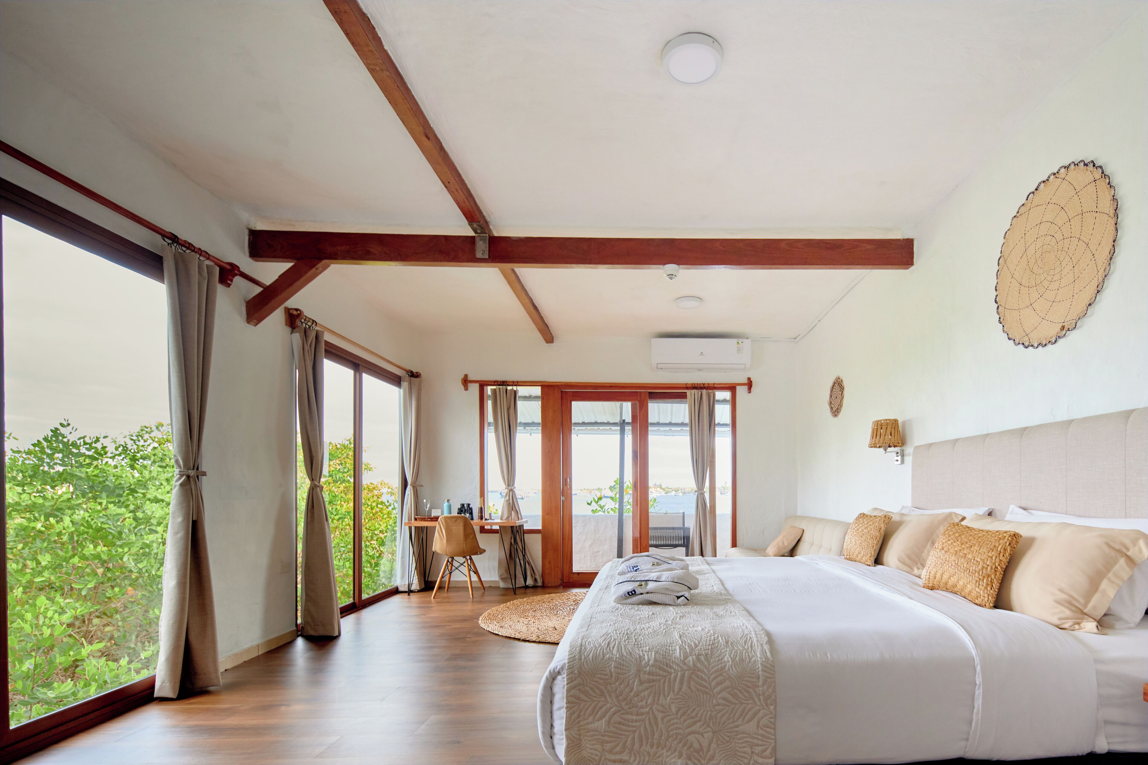 In-room safe, individually decorated, individually furnished, desk