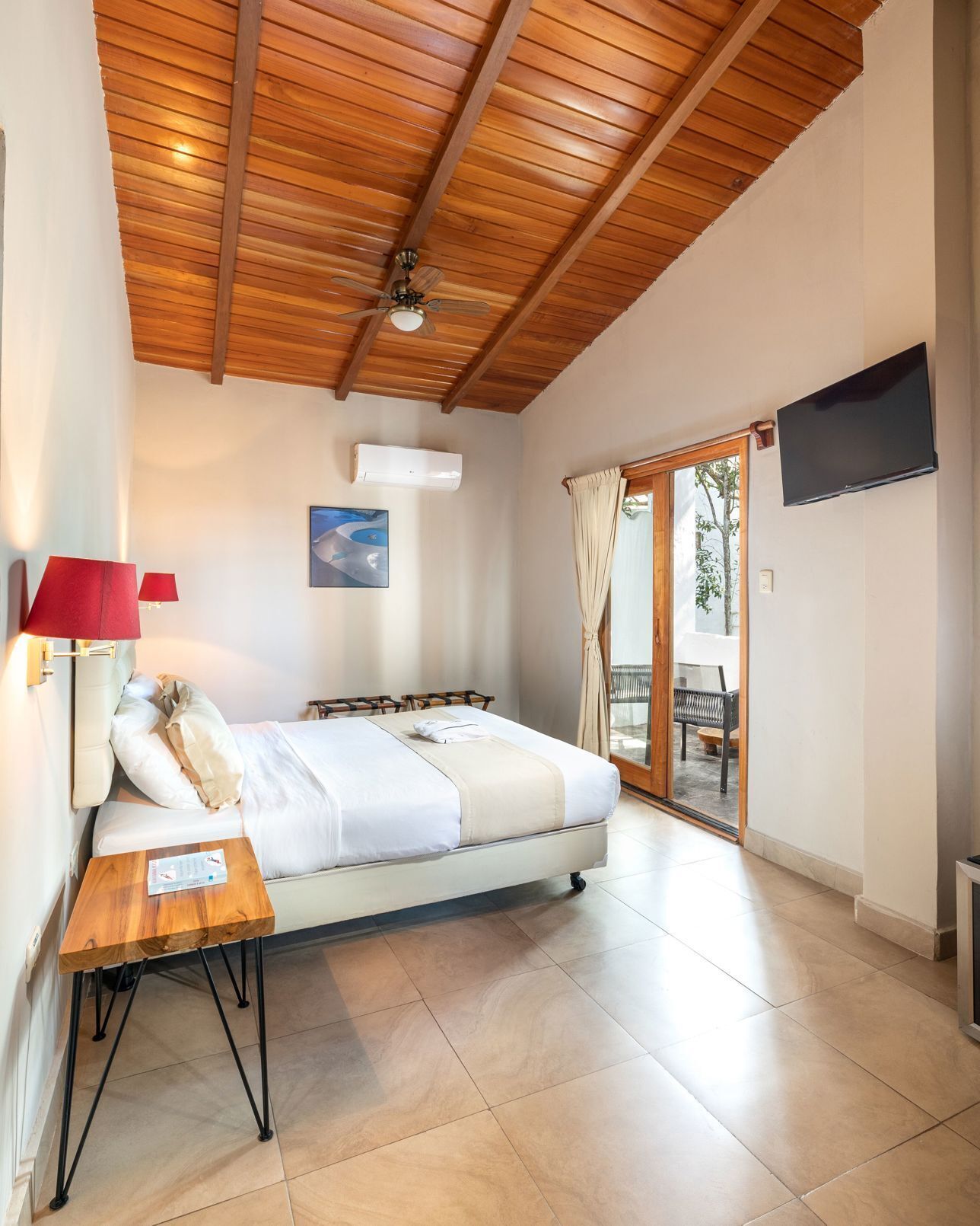 Caja de seguridad en la habitación y decoración personalizada 