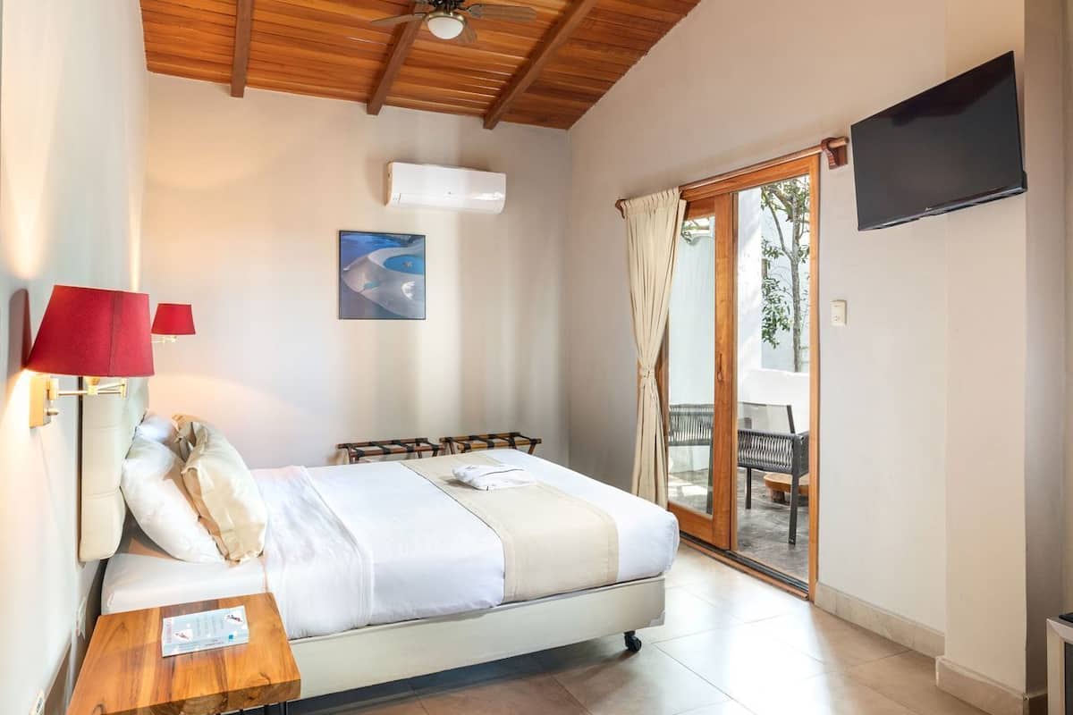 Caja de seguridad en la habitación y decoración personalizada