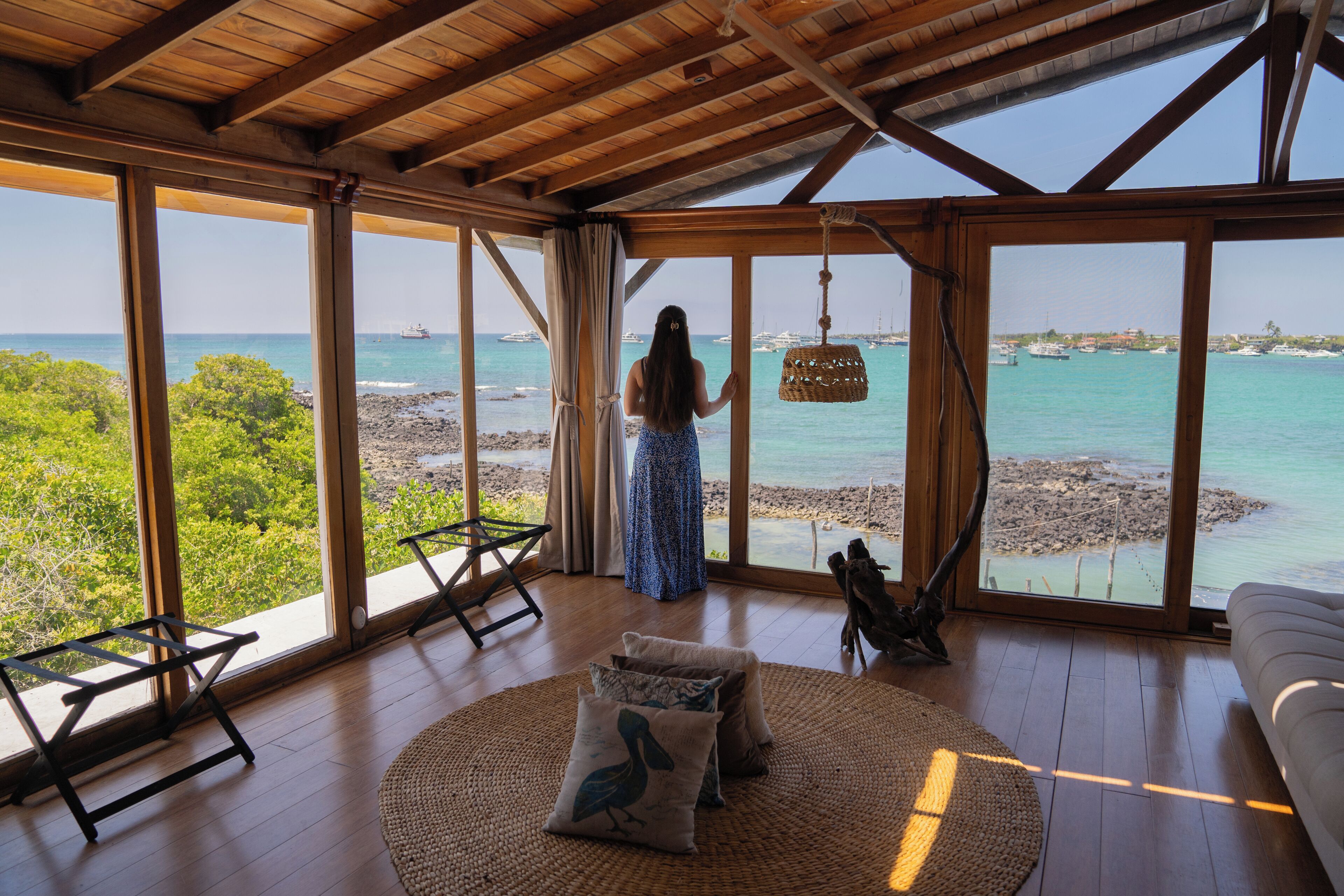 Suite Signature | In-room safe, individually decorated, individually furnished, desk