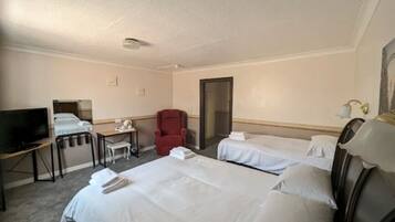 Suite, Ensuite (2 Adults & 1 Child) | 1 bedroom