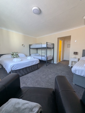 Suite, Ensuite (2 Adults & 1 Child) - The Bell Hotel (Bury St Edmunds)