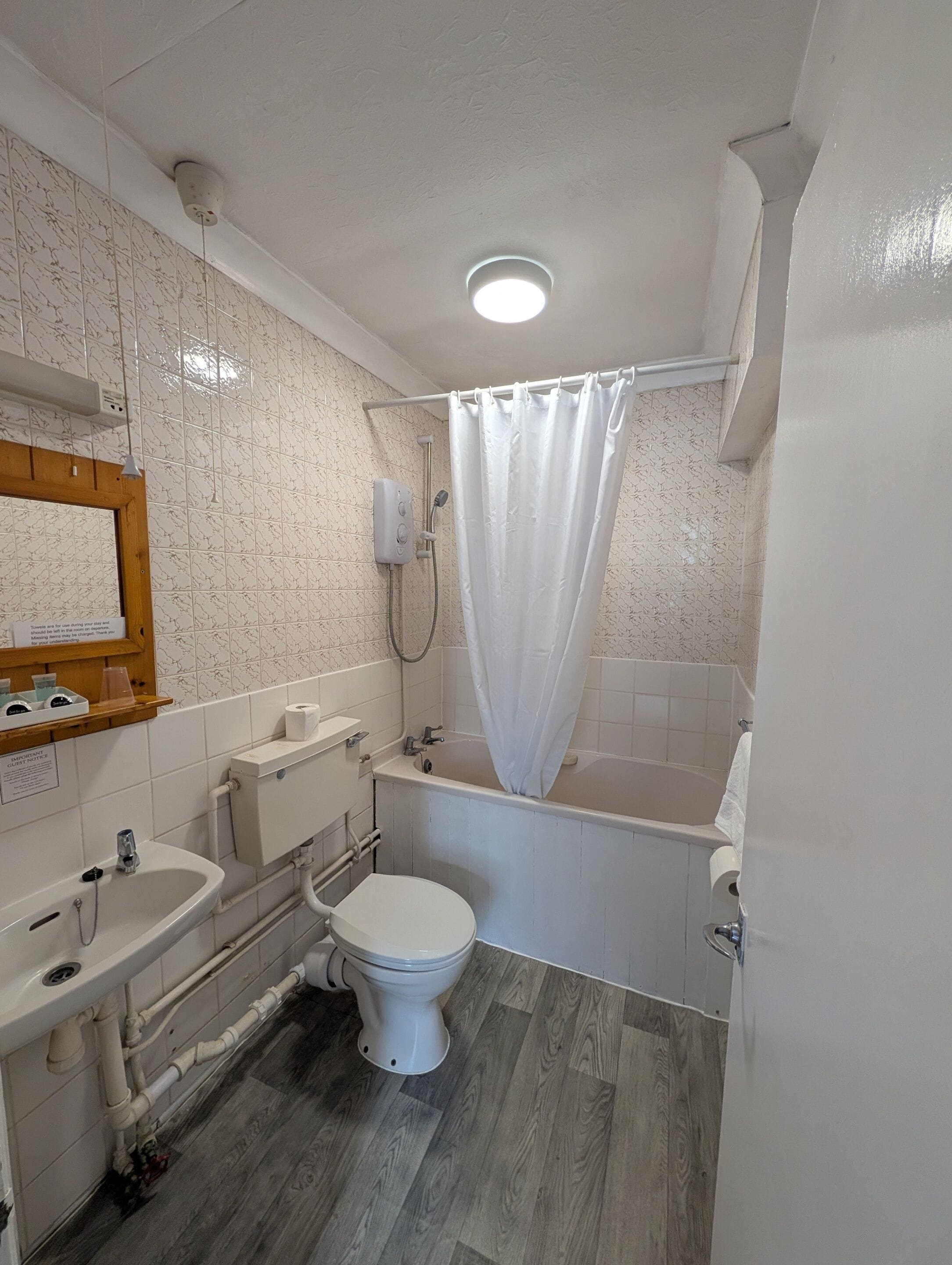 Suite, Ensuite (2 Adults & 1 Child) | Bathroom