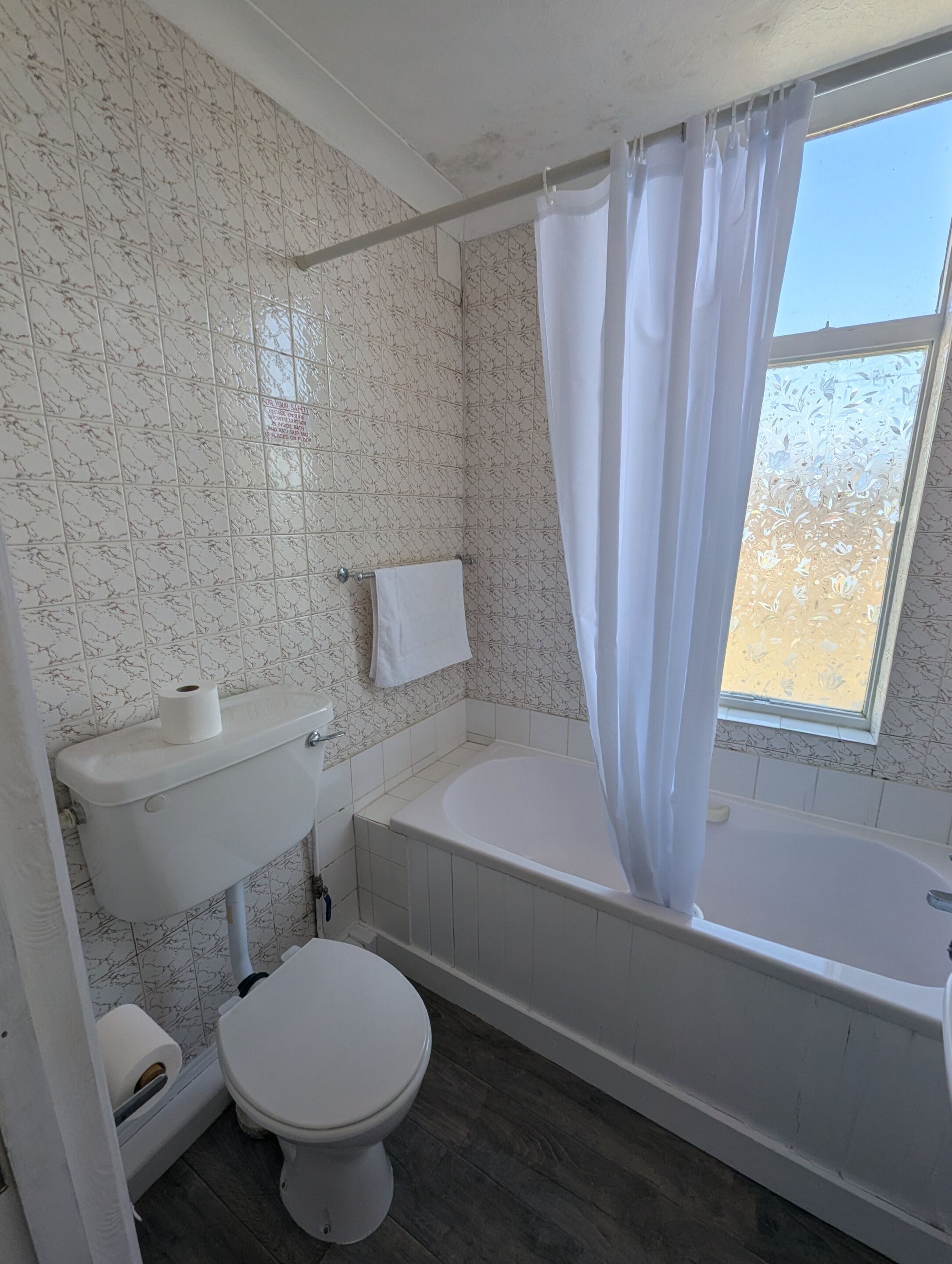 Eenpersoonskamer, en-suite badkamer | Badkamer