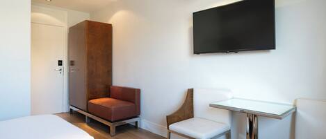 Chambre Double | Minibar, coffres-forts dans les chambres, bureau, Wi-Fi gratuit