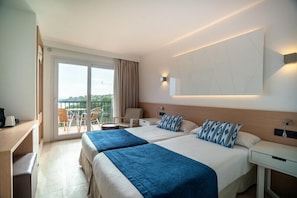 Desk, blackout drapes, WiFi (free), bed sheets - Hotel THB Felip - Adults Only (Manacor)