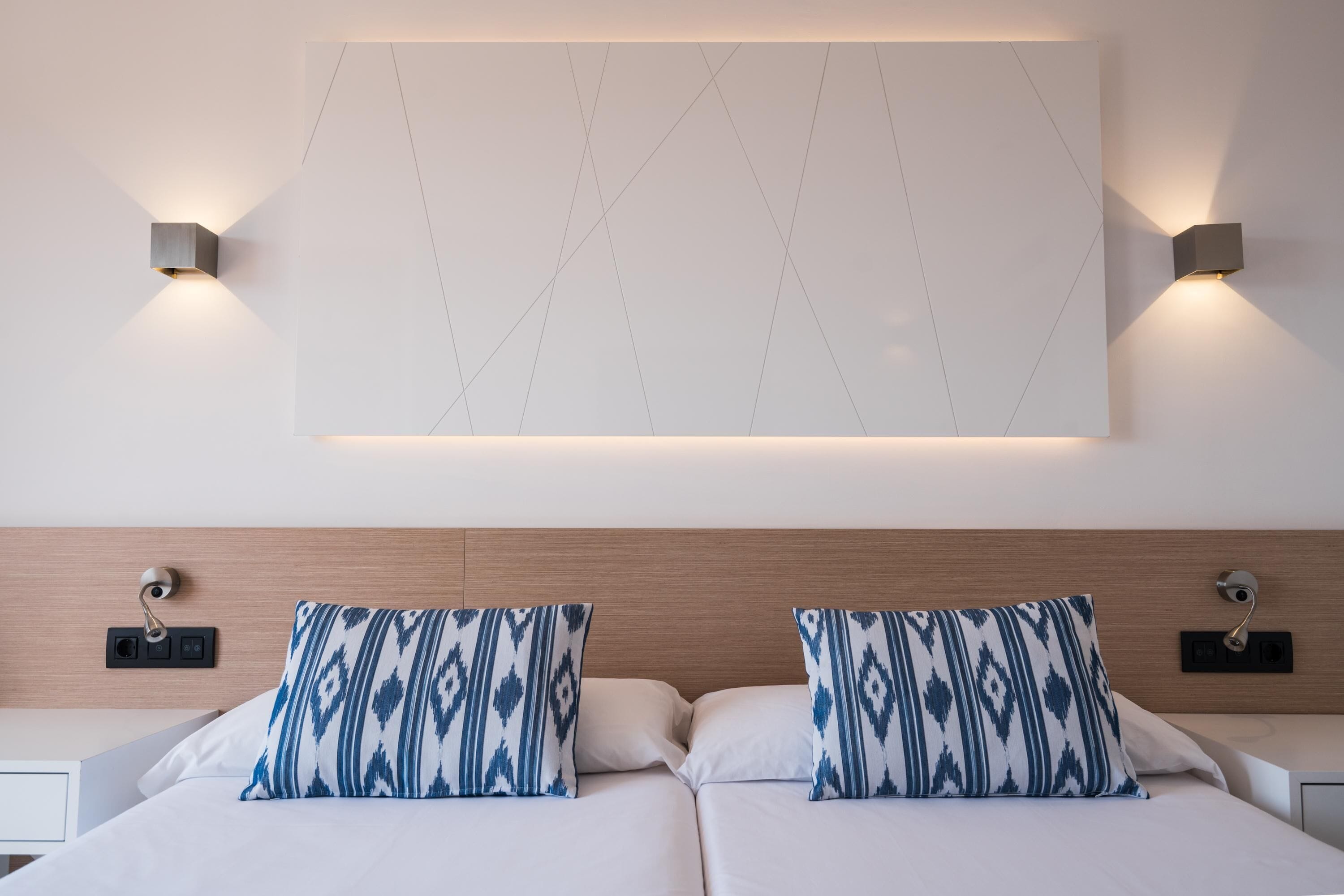 Escritorio, cortinas blackout, wifi gratis y ropa de cama 