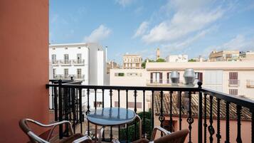 Enkeltværelse - balkon | Skrivebord, mørklægningsgardiner, gratis Wi-Fi, sengetøj