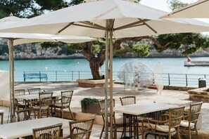 Outdoor dining - Hotel THB Felip - Adults Only (Manacor)