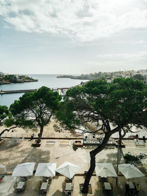 Habitació amb dos llits individuals, balcó, vistes al mar | Vista des de l'habitació