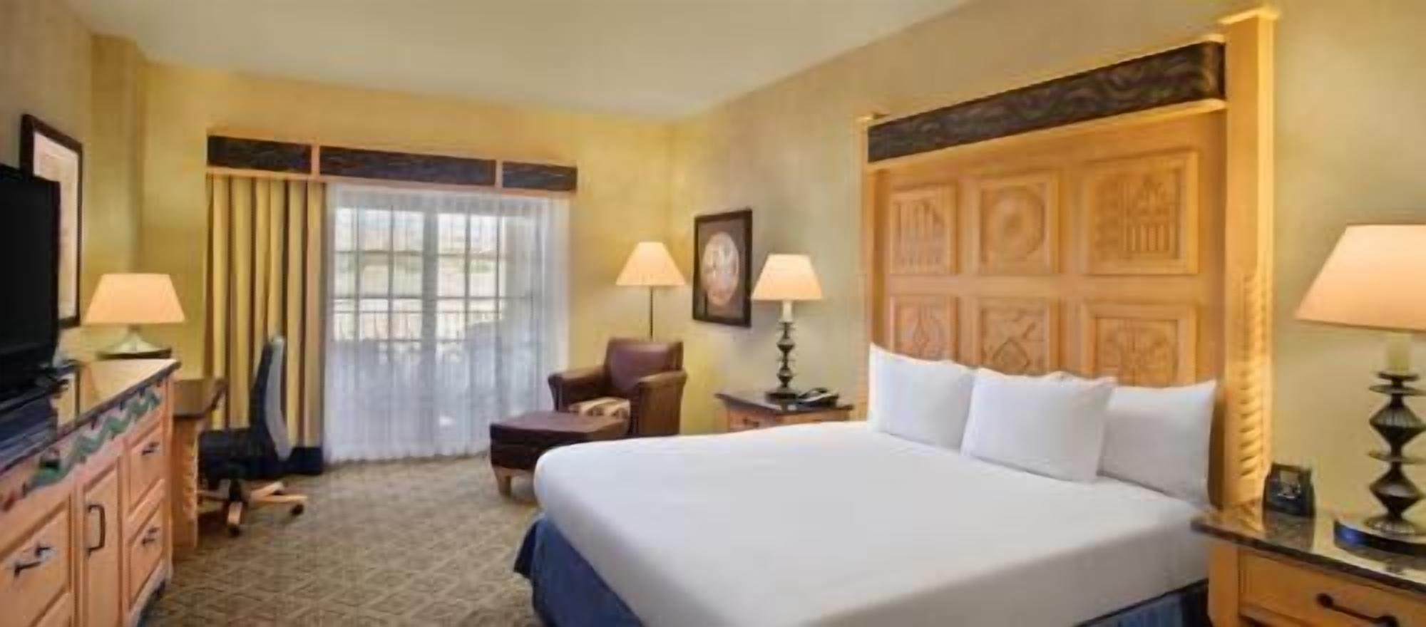 Ropa de cama de alta calidad y camas con pillow-top 