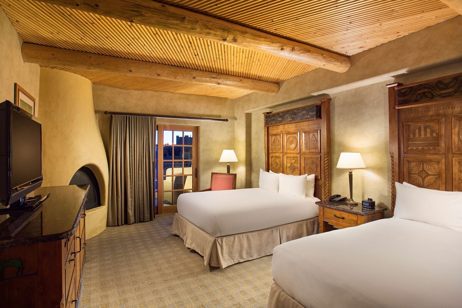 Ropa de cama de alta calidad y camas con pillow-top 