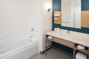 Suite mit 1 Schlafzimmer, 1 King-Bett, Flussblick | Badezimmer