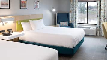Two queen evol riverview | Desk, blackout curtains, iron/ironing board, free WiFi
