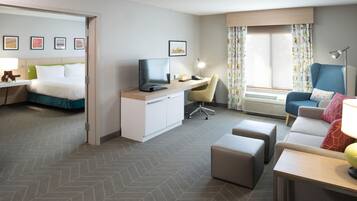 One Bedroom Suite, One King Bed, River View | Desk, blackout drapes, iron/ironing board, free WiFi