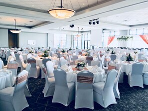 Lunch and dinner served  - Hilton Garden Inn Sioux City Riverfront (Sioux City)
