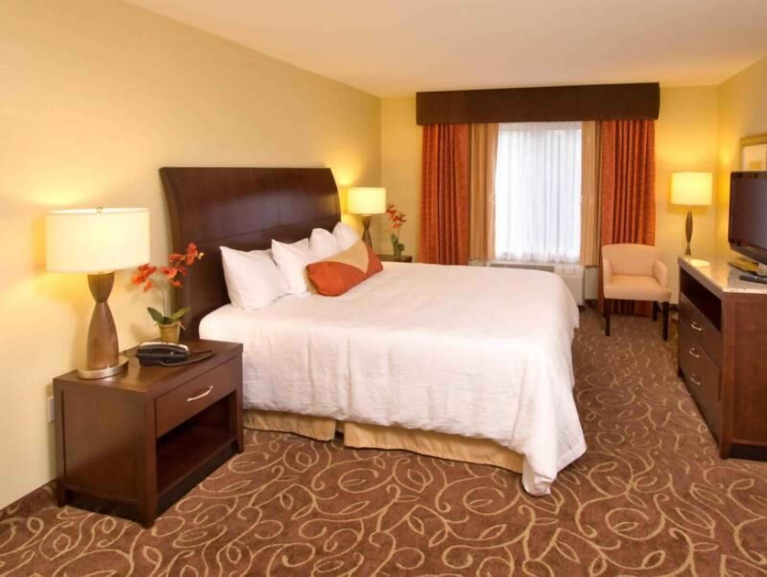 고급 침구, 암막 커튼, 다리미/다리미판, 무료 WiFi