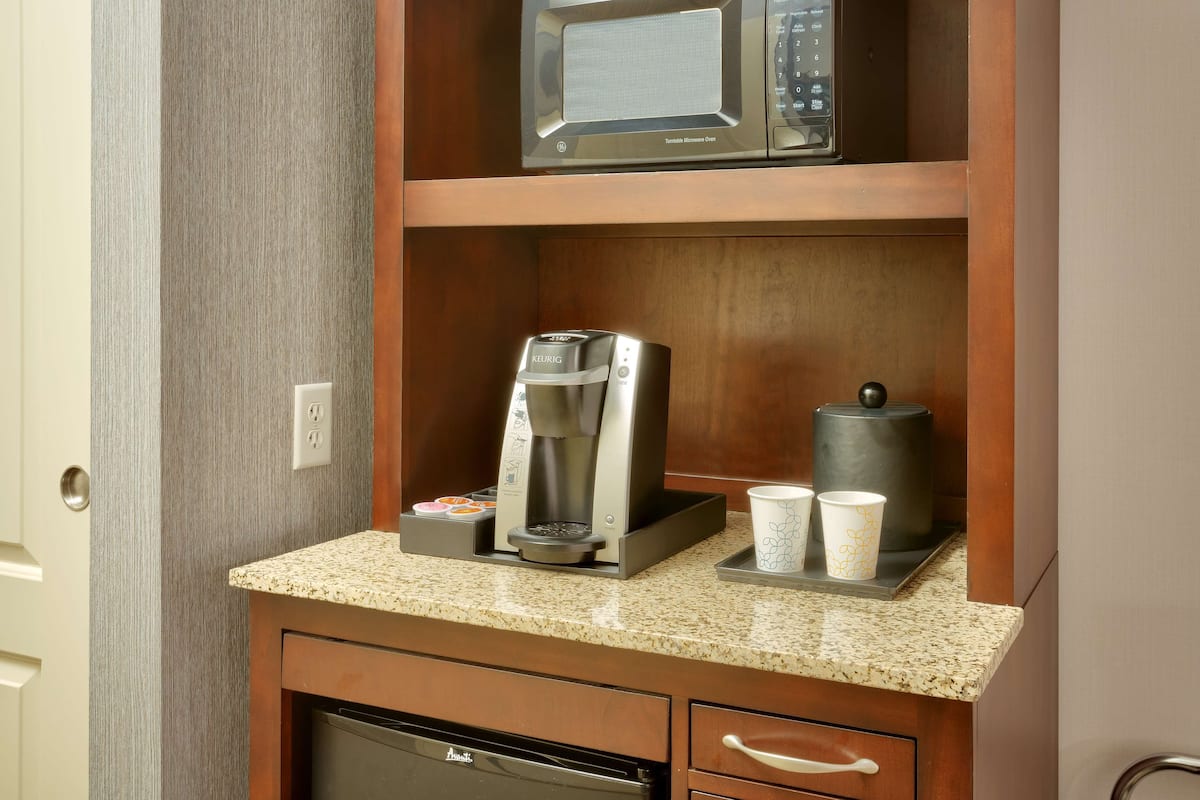 Ropa de cama de alta calidad y cortinas blackout