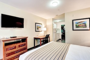 Desk, laptop workspace, iron/ironing board, free WiFi