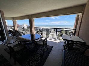 Outdoor dining - Tilghman Beach And Golf Resort (North Myrtle Beach)