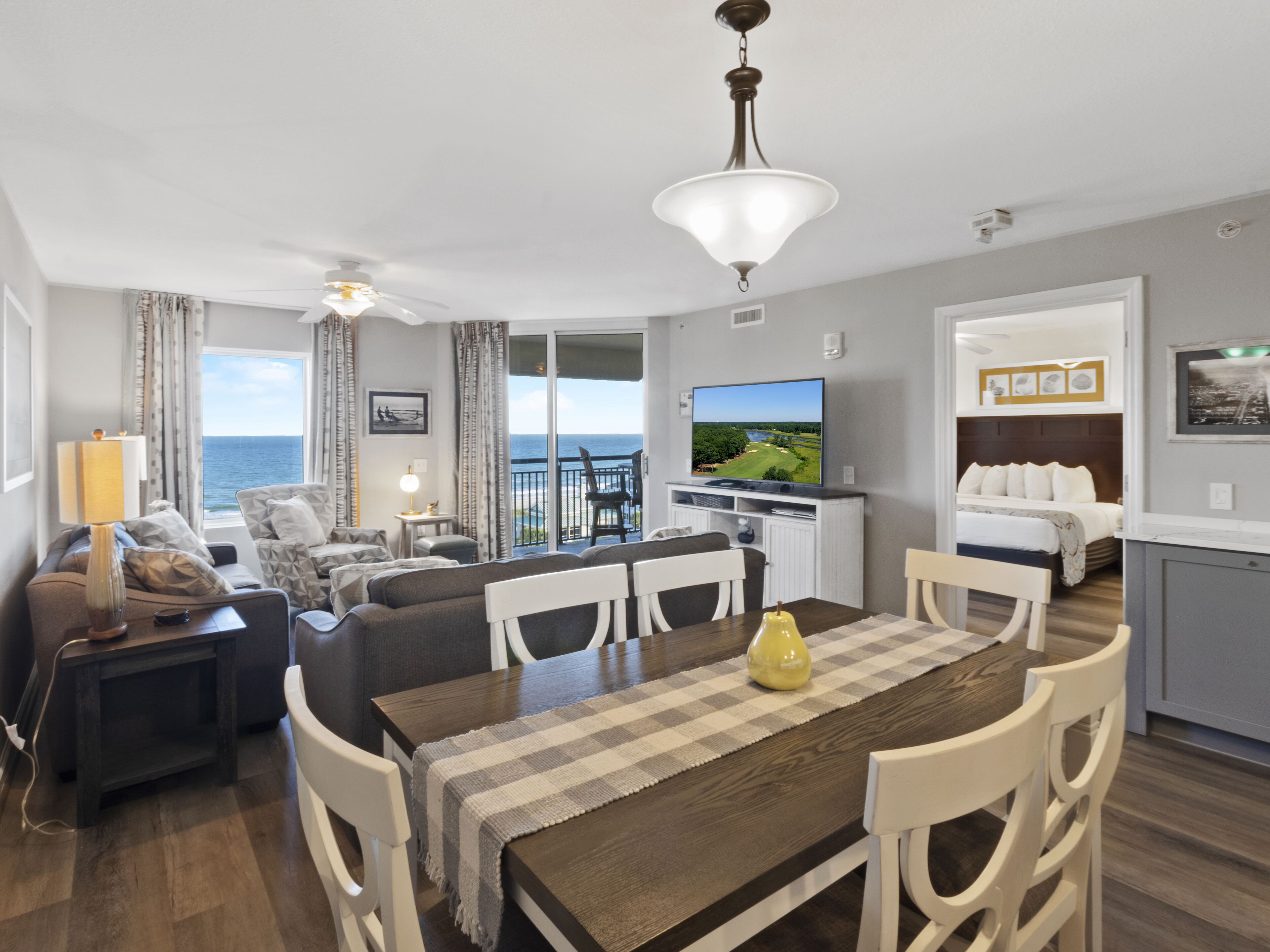 Premium Condo, 3 Bedrooms, Non Smoking, Ocean View | In-room dining