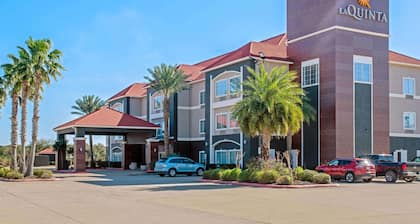 La Quinta Inn & Suites by Wyndham Winnie