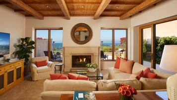 Egyptian cotton sheets, premium bedding, minibar, in-room safe