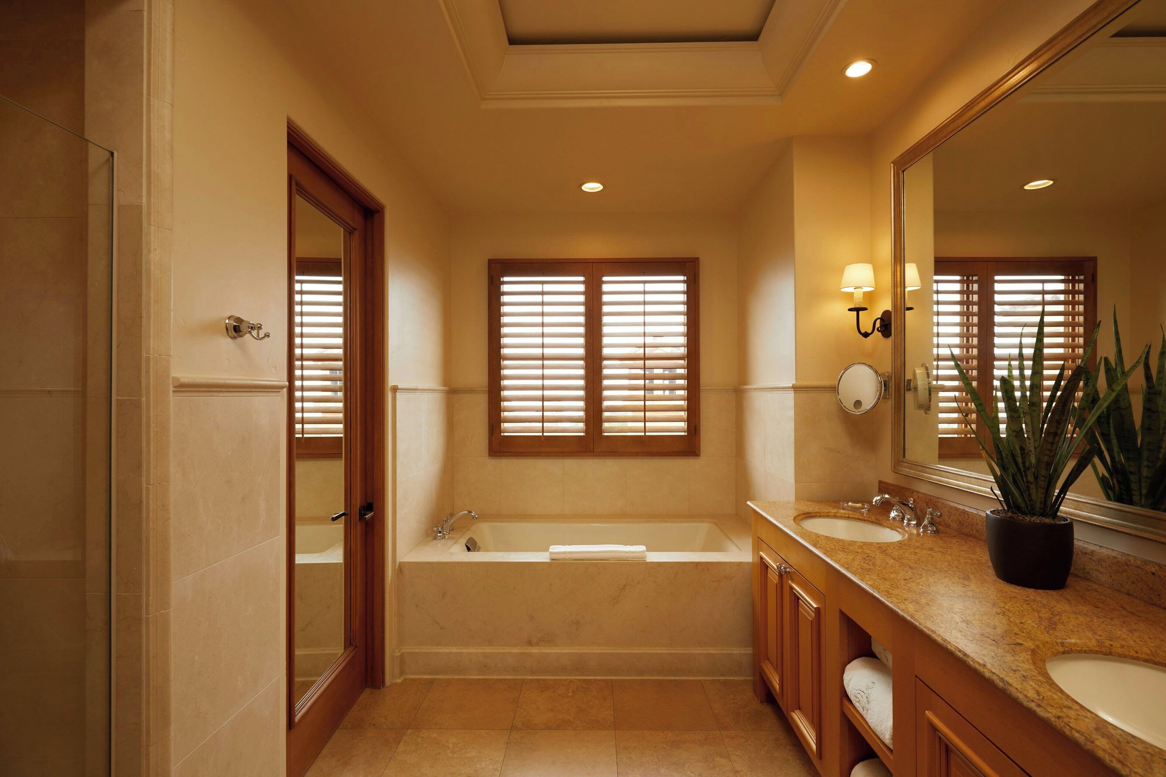 separate bathtub and shower, deep-soaking bathtub, free toiletries