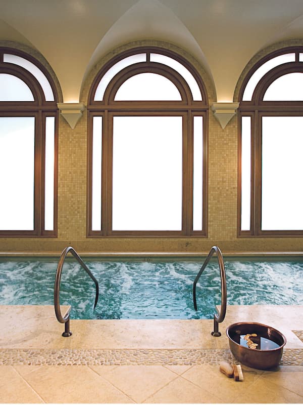 Couples treatment rooms, sauna, hot tub, steam room, Turkish bath