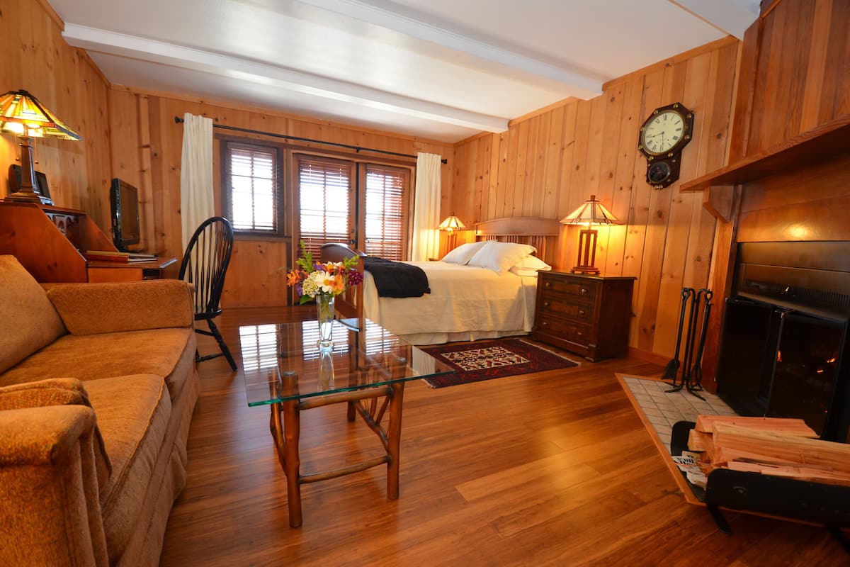 junior room, 1 king bed, non smoking, bay view | view from room